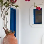 Ragoussis House Logarász