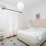 Ragoussis House Apartman *