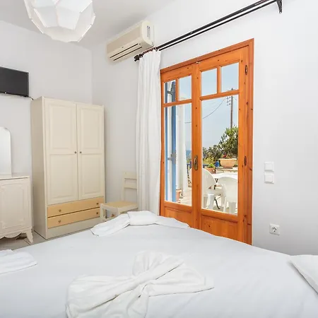 Ragoussis House Logaras