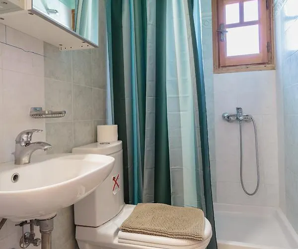 Ragoussis House * Logaras