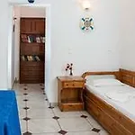 Ragoussis House Apartamento Logaras
