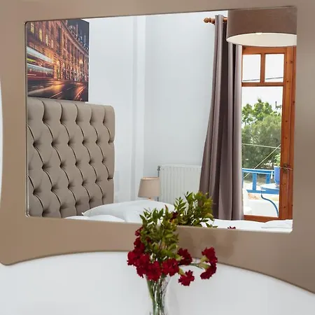 Ragoussis House Logaras