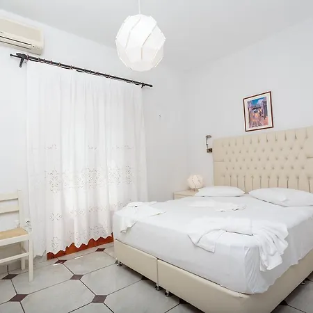 Ragoussis House Apartment *
