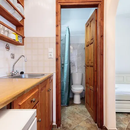 Ragoussis House * Logaras