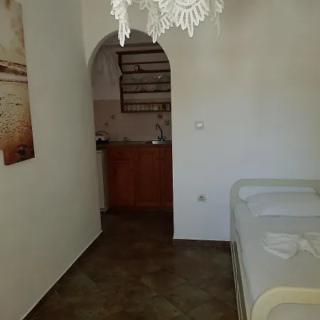 Ragoussis House Apartamento Logaras