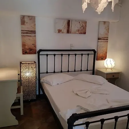 Ragoussis House Logaras
