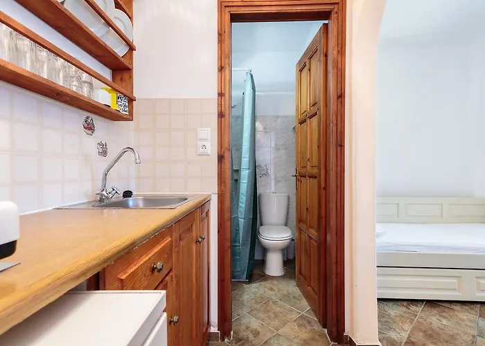 Ragoussis House * Logaras