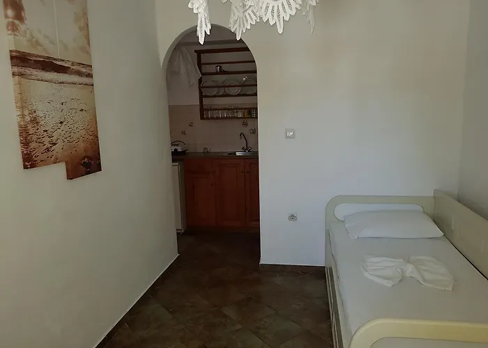 Ragoussis House Apartment Logaras